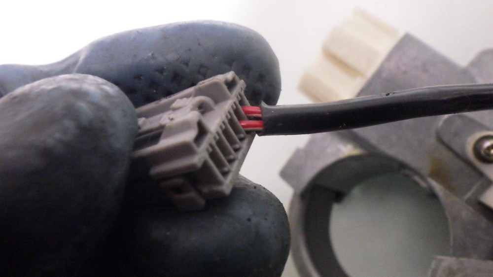 07 NISSAN VERSA Ignition W/Key