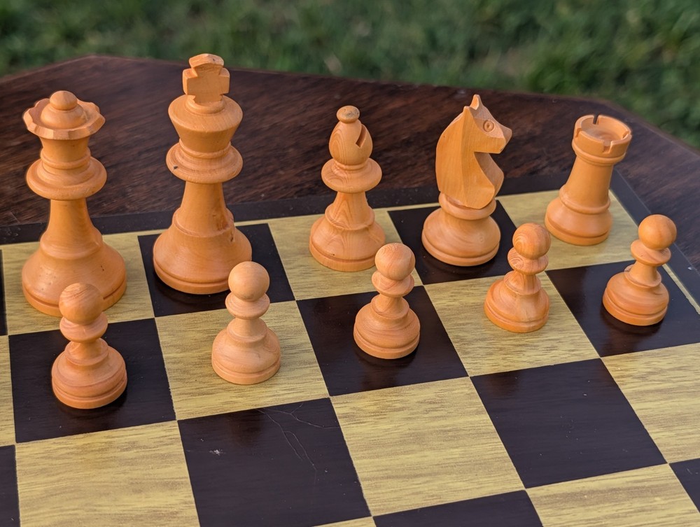 cavalier deluxe hand carved chess set vintage