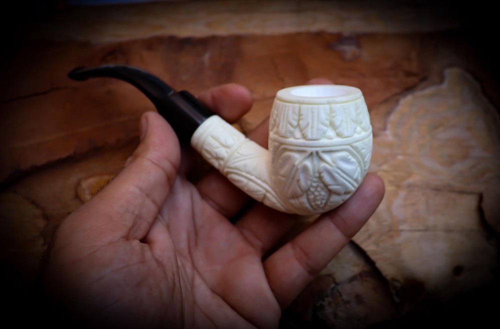 Half BentModel Grape Leaf Pattern Meerschaum Pipe With Leather Case-Astaş Meers.