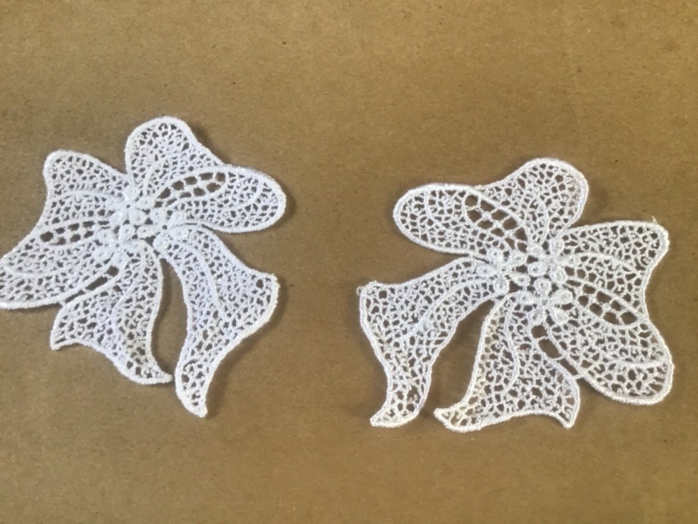 40 PCS WHITE BOW MEDALLION RAYON VENISE APPLIQUE