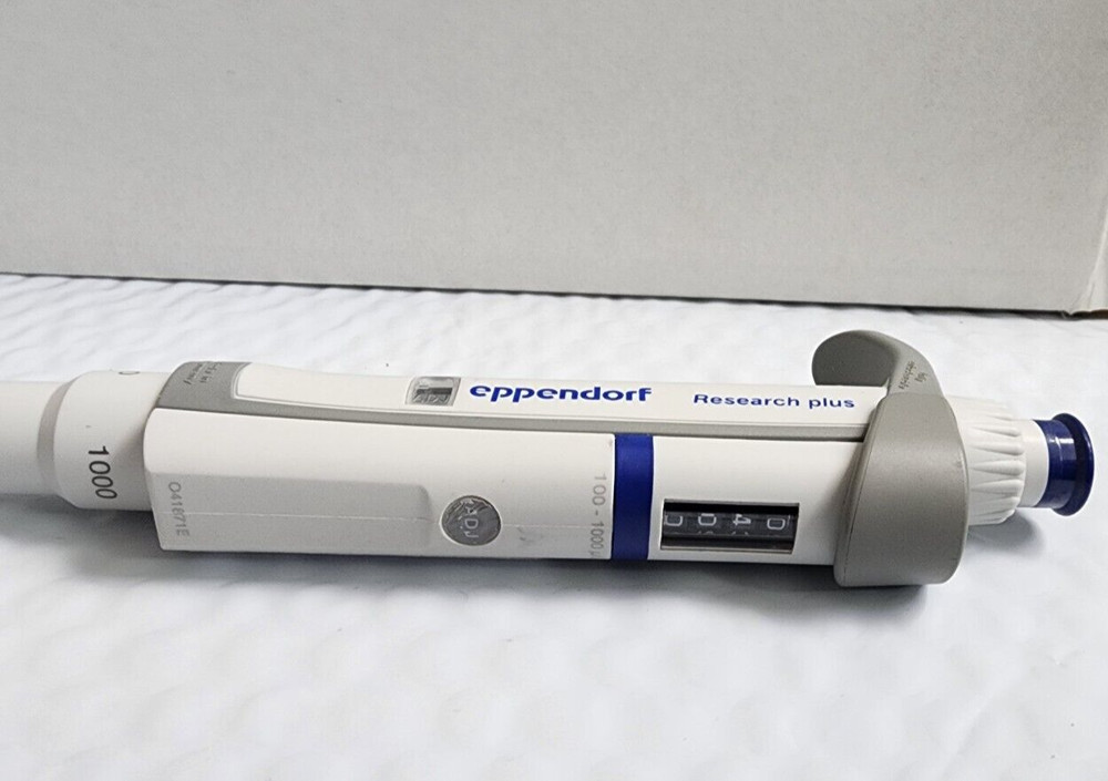 Eppendorf Research® plus Pipette, fixed volume single-channel, volume 1000 μL
