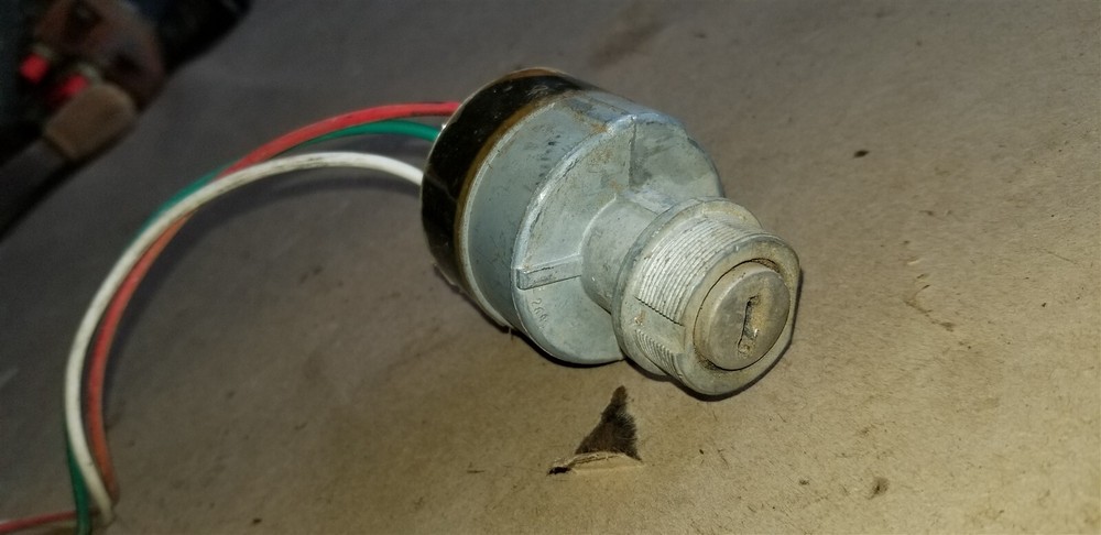 Bobcat 325 ignition key switch 6679842