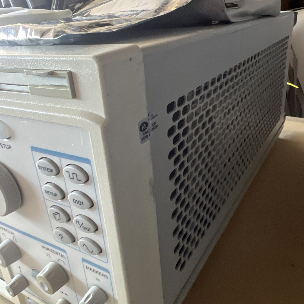AGILENT 16702B LOGIC ANALYSIS SYSTEM