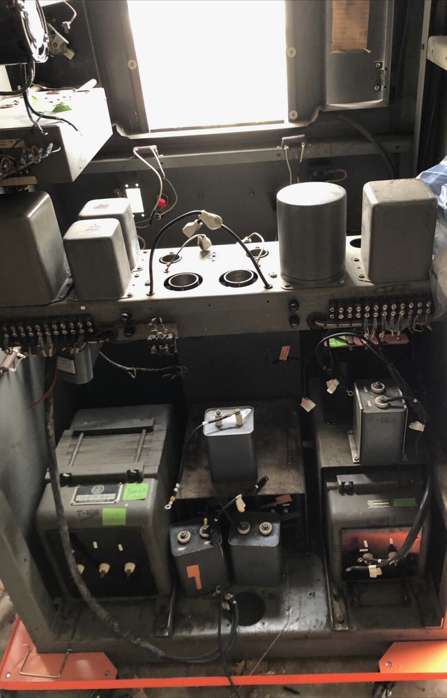 Collins 20V & 20V-2 AM BROADCAST TRANSMITTERS