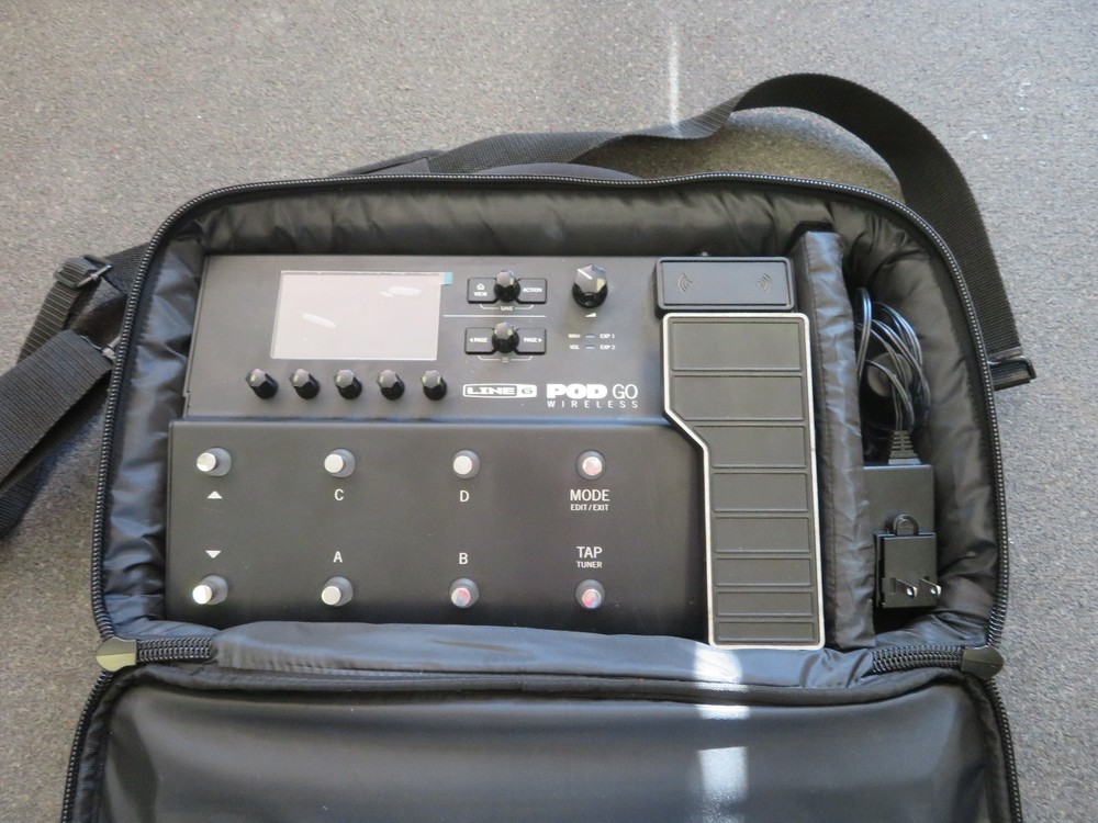 Black Line 6 Pod Go Wireless Guitar Multi-Effects Processor Pedal