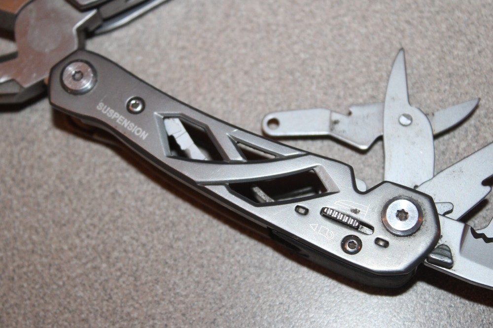Gerber Suspension-NXT Multi-Tool 12 Tools 2 LOCKBACK BLADES 8970718E