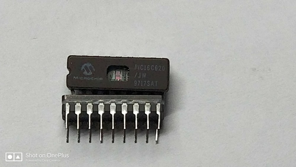 PIC16C620/JW MICROCHIP MICROCONTROLLERS EPROM X 1 PC.