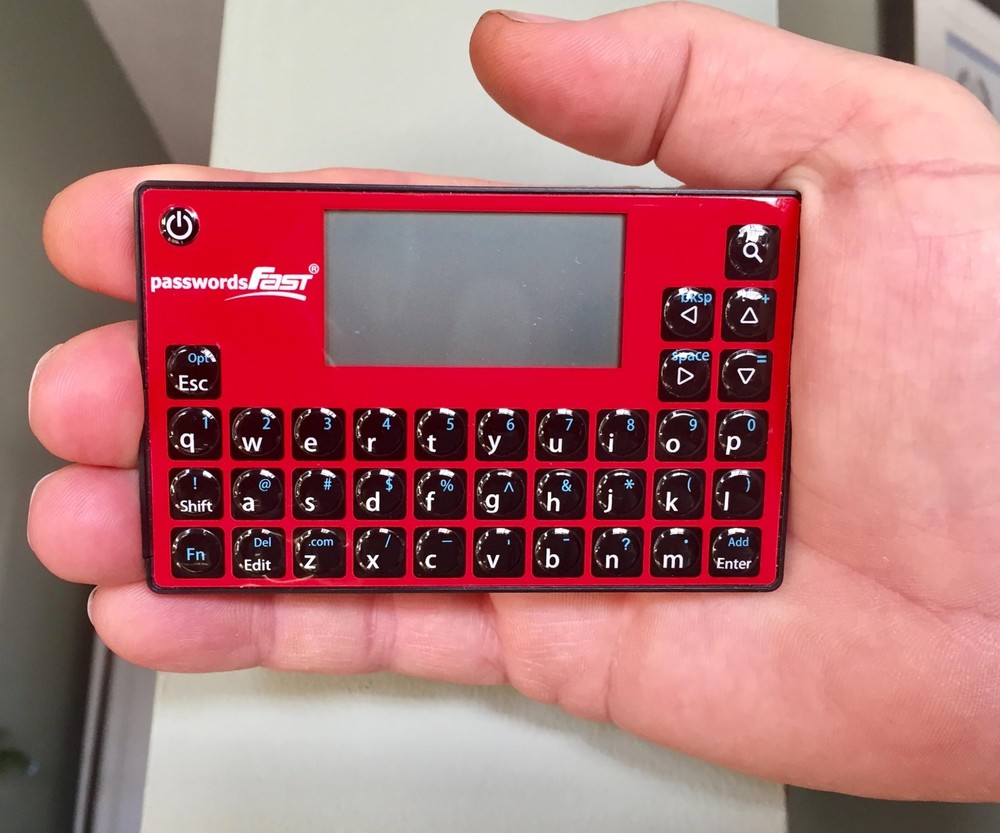 passwordsFAST - Encrypted Offline Password Keeper (Credit Card Size)