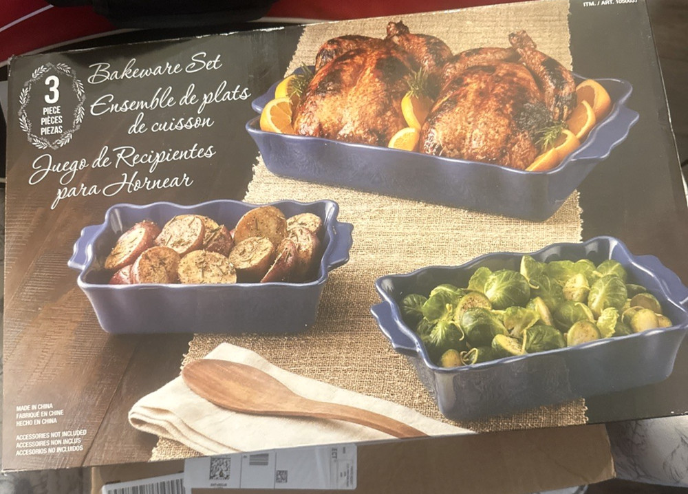 BAKEWARE 3 PC SET SCALLOPED EDGE (BLUE) NIB