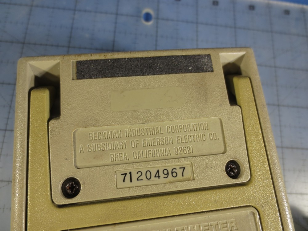 Beckman Tech 310 Digital Multimeter W/ Probes TESTED