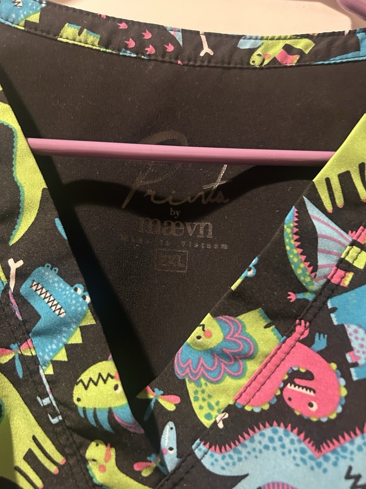 Woman’s XXL Dinosaur Scrub Top