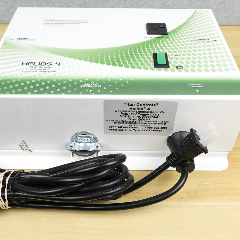 Titan Controls Helios 4 - 4 Light Controller w/ Trigger Cord Open Box / No Box