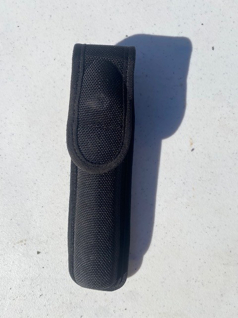 Nylon flashlight holder