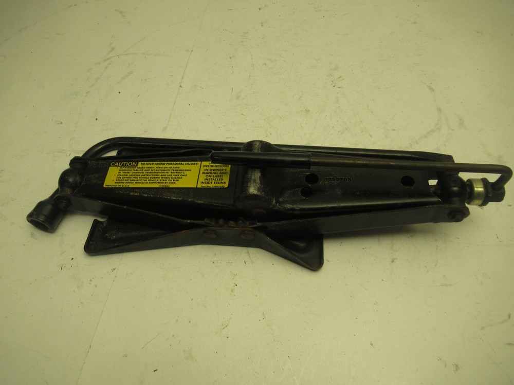 JACK & TOOL KIT FITS 89 SEVILLE