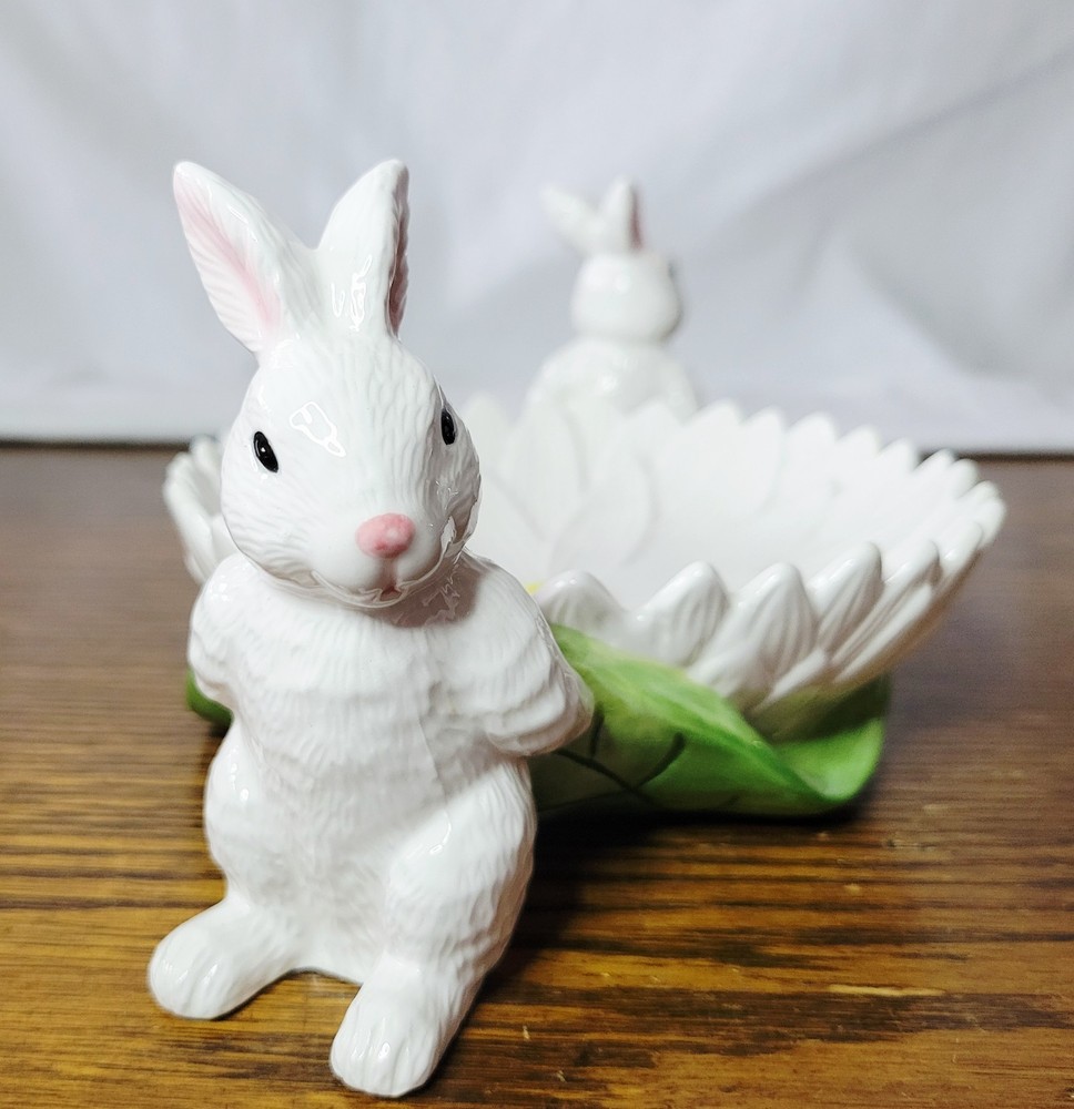 VTG Easter Hallgem Corp. Candy Dish Featuring Two Bunnies and Daisy