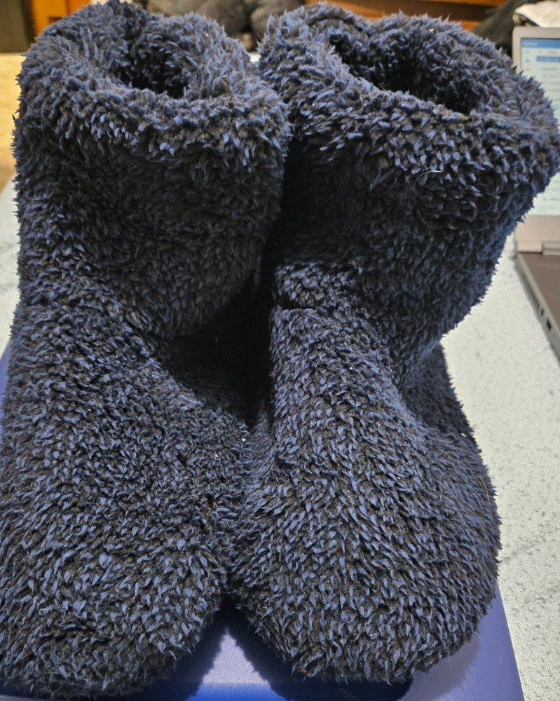 Mem's soft Slipper boots. Size 7