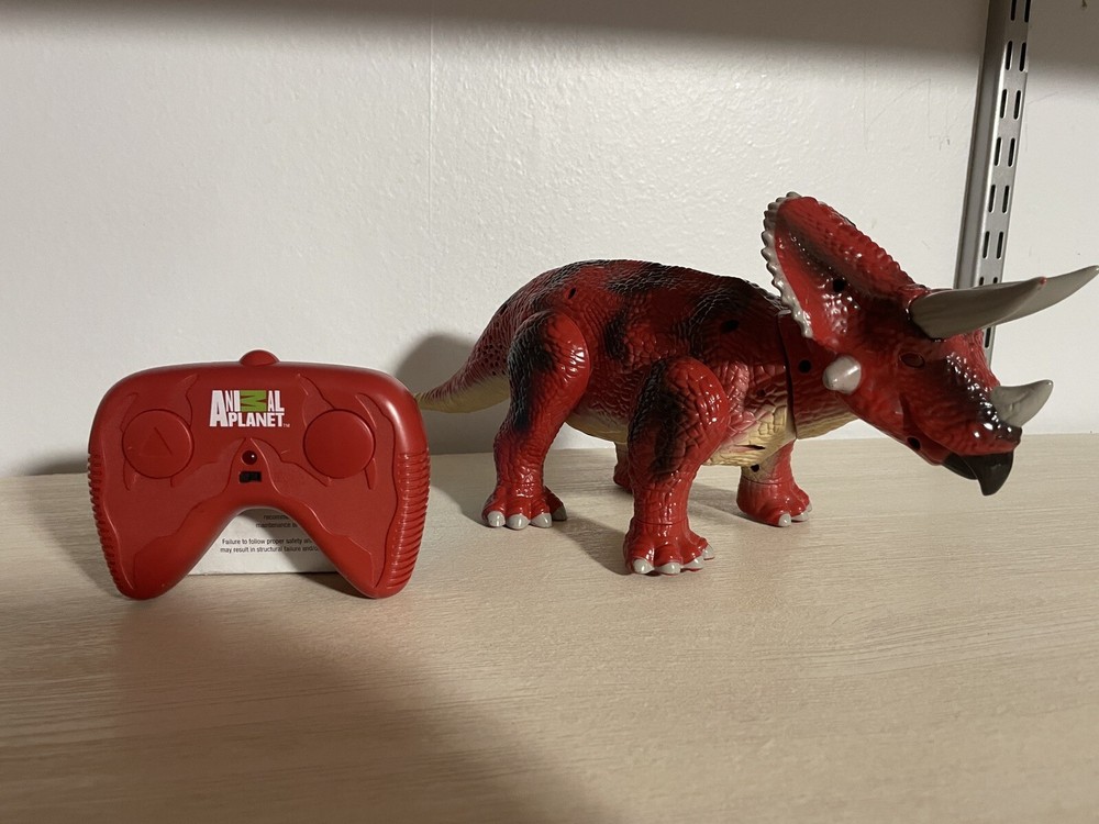 Remote Control Walking Triceratops Dinosaur By Animal Planet
