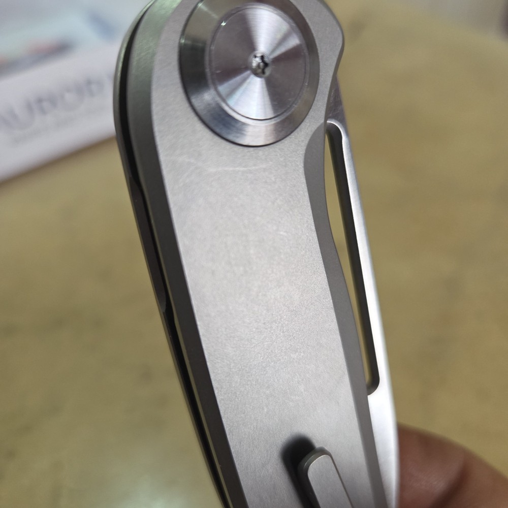 Aurora Knife and Tool Hivemind