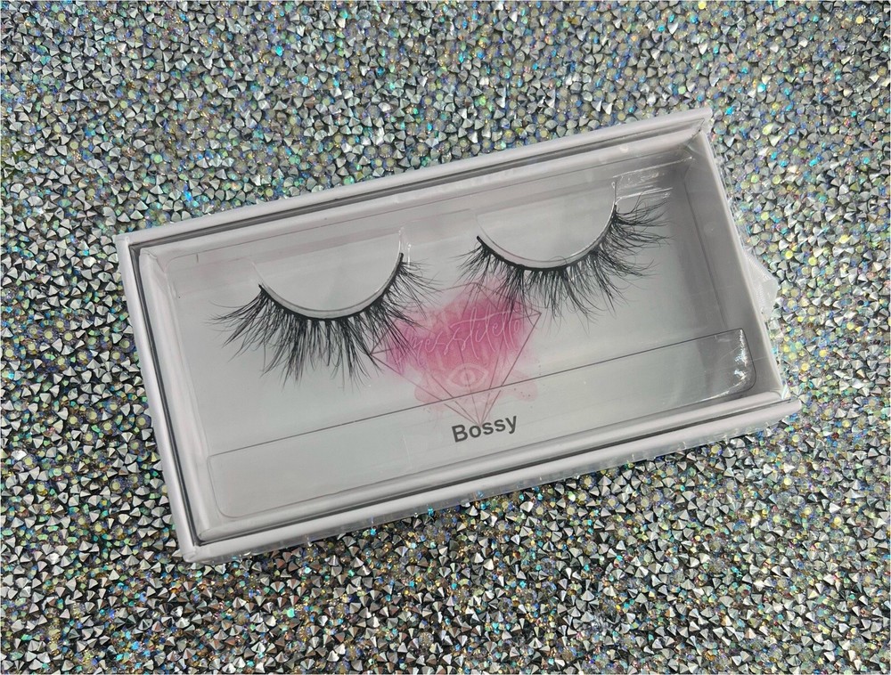 “Bossy” mink lashes