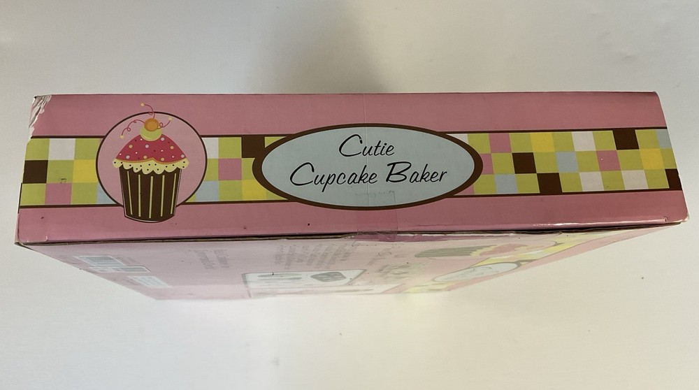 Toysmith Cutie Cupcake Baker Cupcake Baking Set Real Cookware