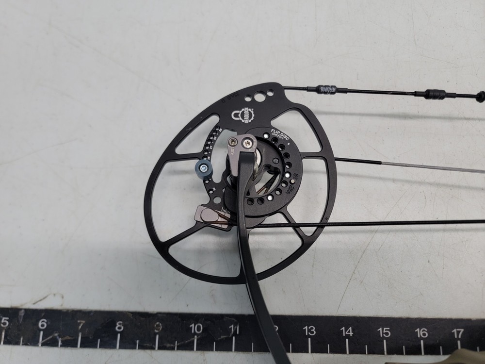 Bowtech Virtue Right Handed 70lb 25-30" Compound Bow