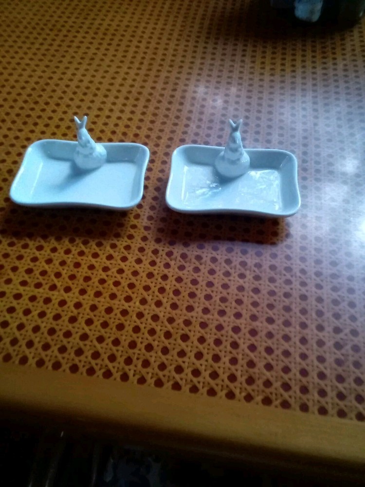 2 White Ceramic Soap Dish Bunny Rabbit Abbott CUTE! Pre-owned