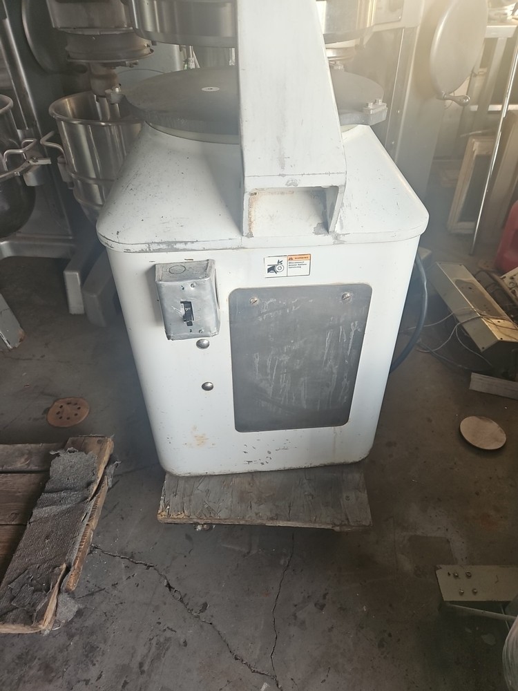 Dutchess Baker Cutter And Rounder 36 Pice 220v 3 Phase
