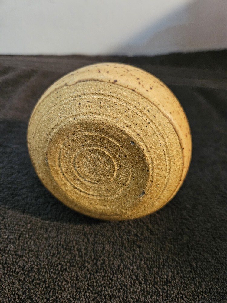 pottery vase vintage Chipped