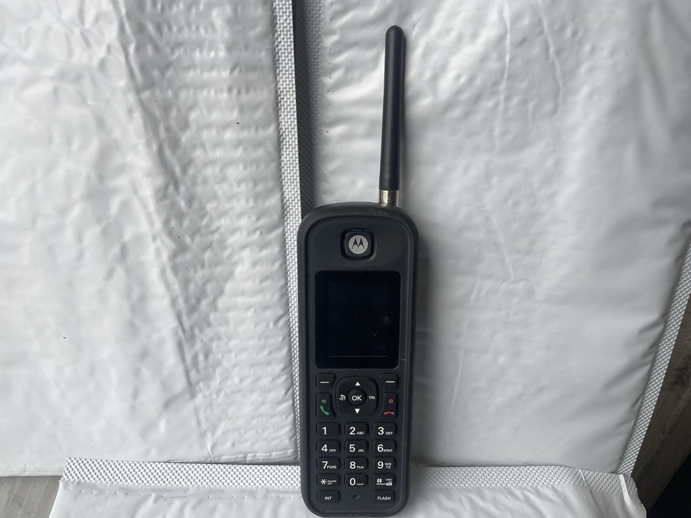Motorola O211 DECT 6.0 Long Range Cordless handset only  021-HS