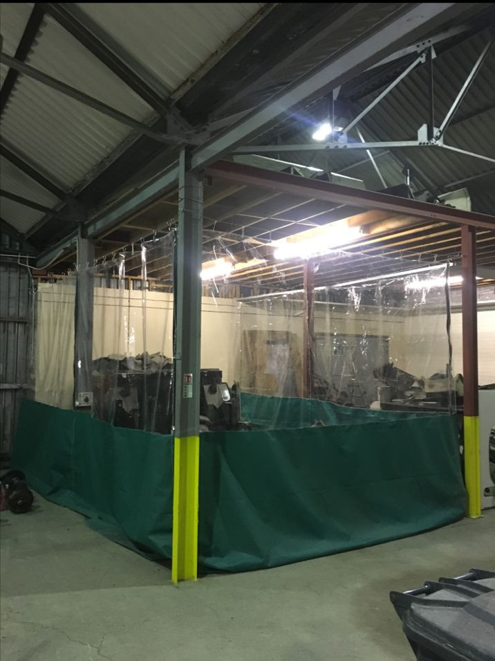 COMMERCIAL HALF CLEAR / GREEN INDUSTRIAL CAR BREAKERS CURTAINS  20FT X 9 FT