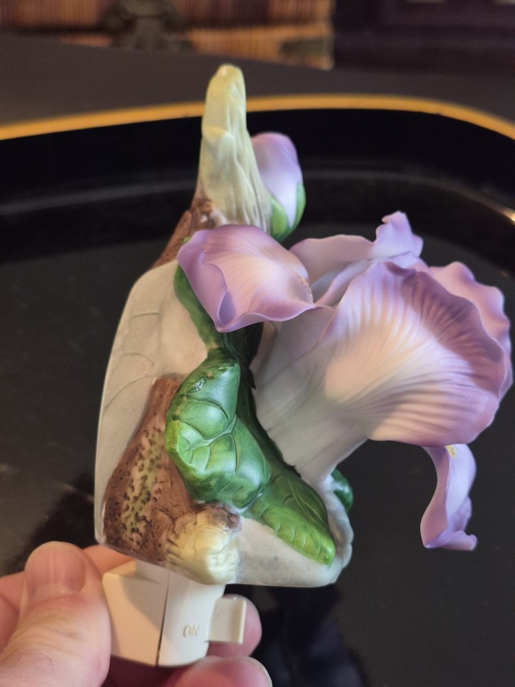 Ceramic Night Light Iris Plug In