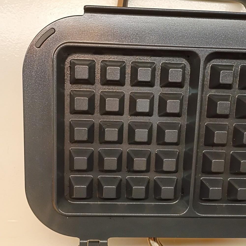 Calphalon Precision Control Waffle Maker CKCLWF3 Tested & Very Clean