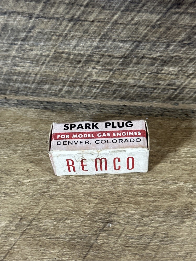 REMCO*MODEL AIRPLANE ENGINE PART*SPARK PLUG*C-1*SP*NOS*SAI