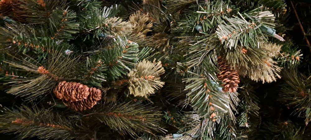 Stunning Massive 8.5ft pre-lit Frontgate Christmas Tree