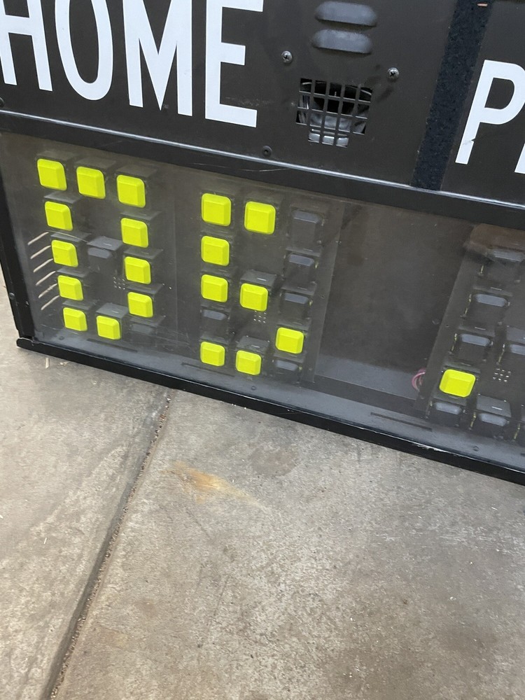 Vintage Daktronics MS-1000 Scoreboard, Powers On, As Is, See Details Needs Work