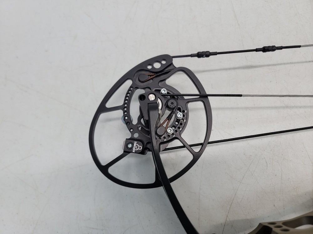 Bowtech Virtue Right Handed 70lb 25-30" Compound Bow