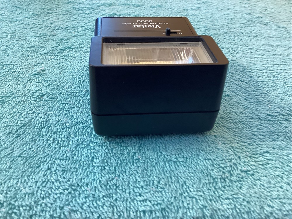 Vivitar 2000 Electronic Flash. NIB.