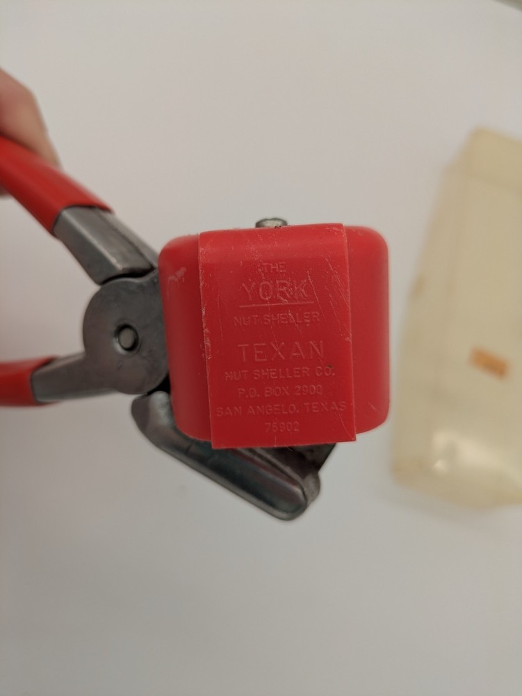 VINTAGE Texan "York" Nut Sheller with original box