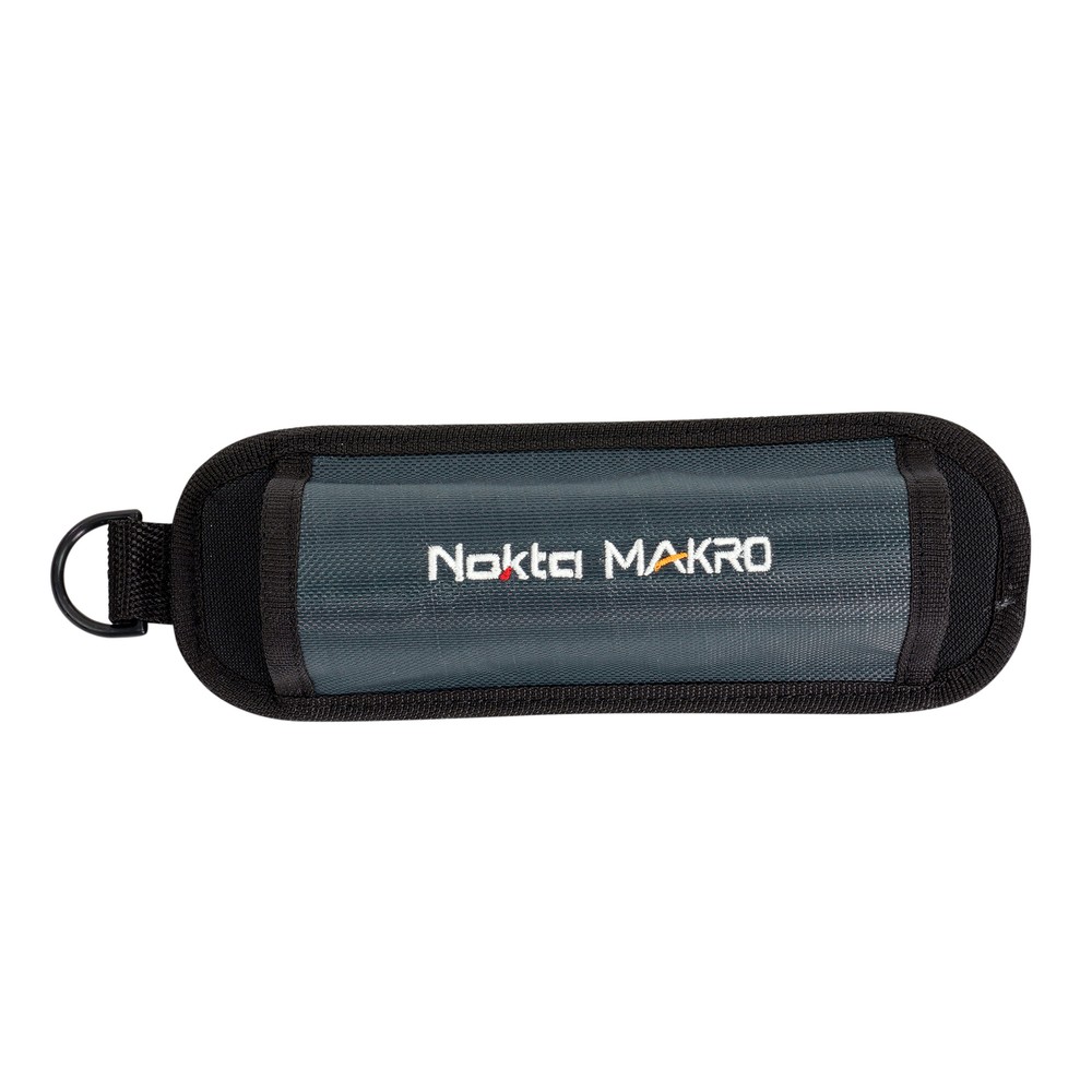 Nokta PulseDive Pinpointer - Black Bundle with Premium Digger and Cap