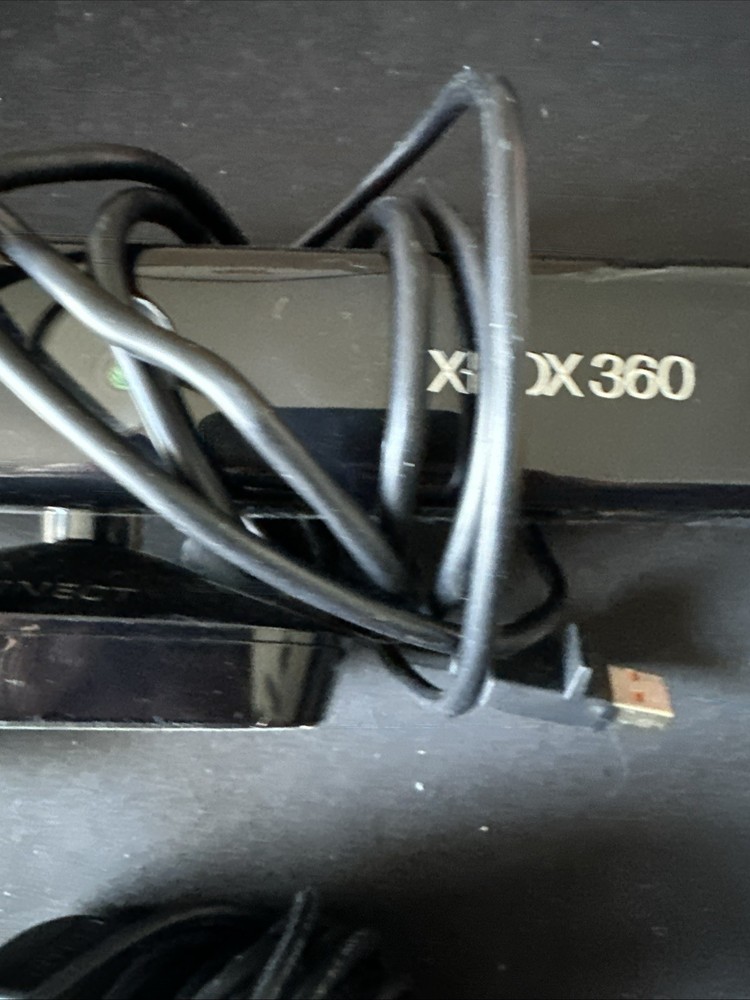Microsoft Xbox 360 Kinect Sensor With Cables