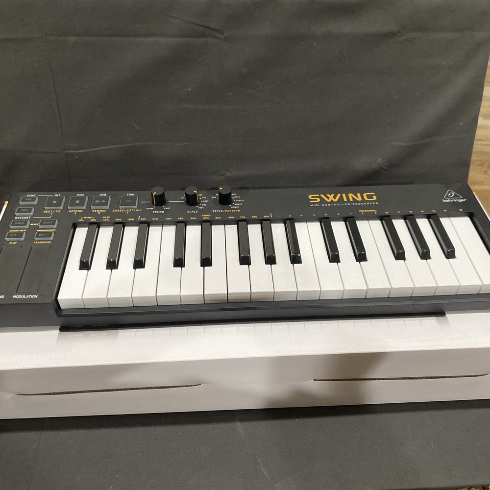 Behringer SWING 32-Key USB MIDI Controller Keyboard with 64-Step Sequencer