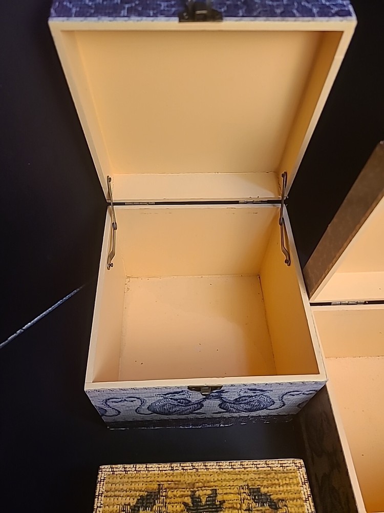 Nesting Boxes Monkeys