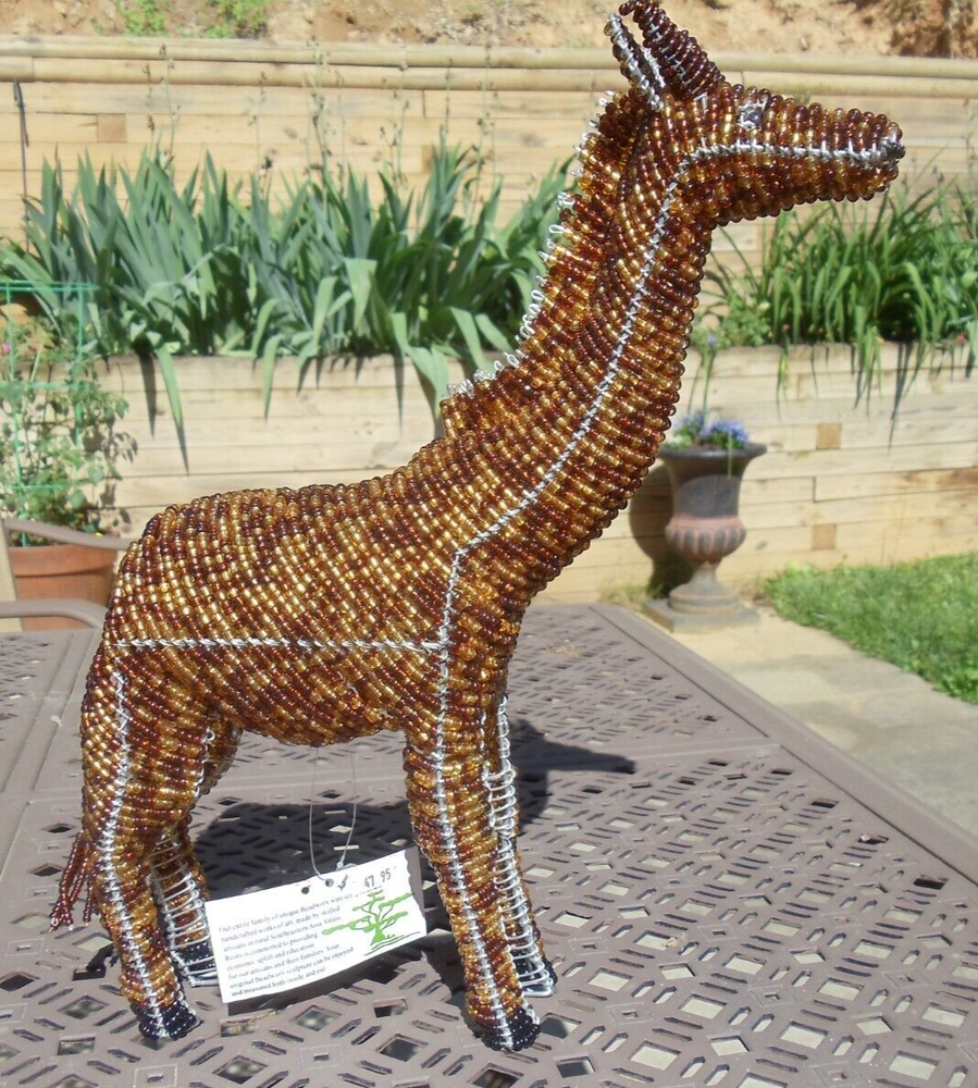 Beaded land: Giraffe, medium