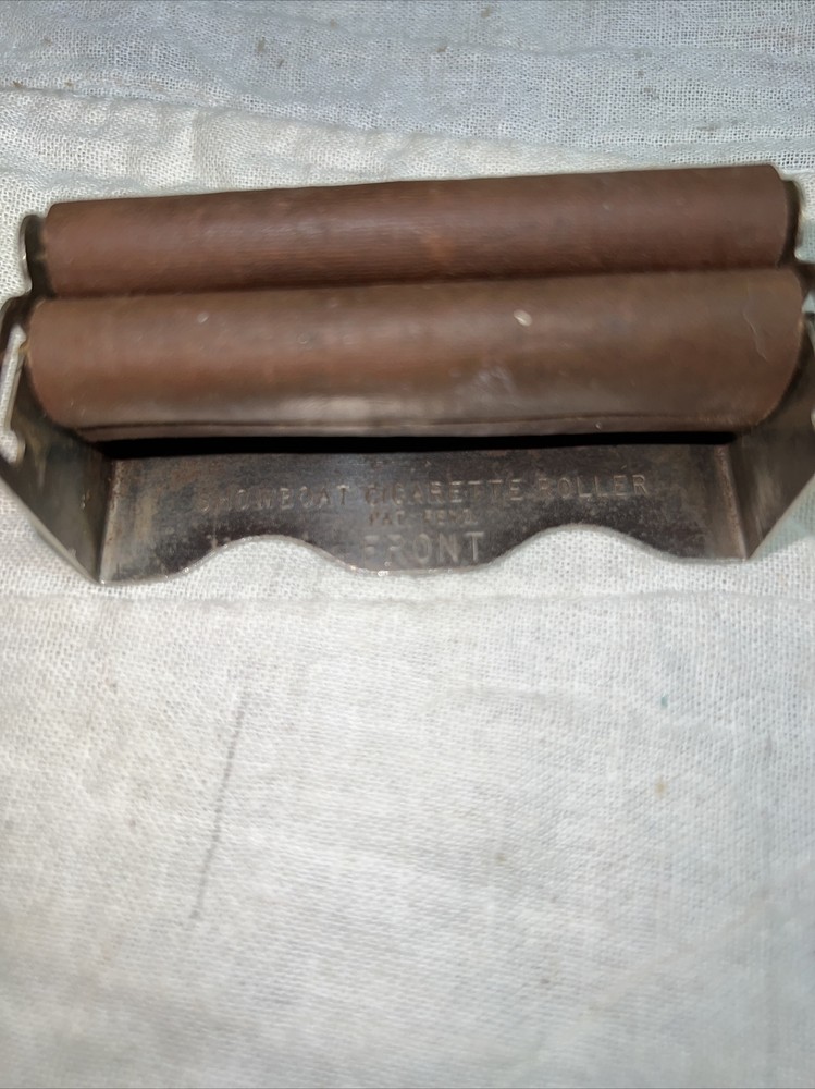 VINTAGE SHOWBOAT CIGARETTE ROLLER /BOX/PAPERS