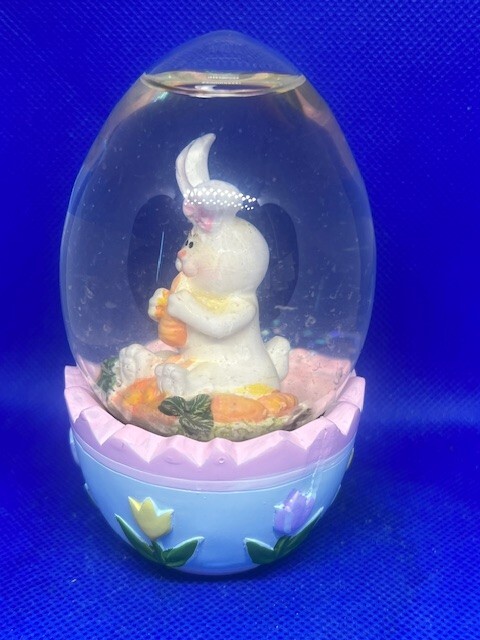 Vintage Egg Shaped Easter Bunny Rabbit Carrot Eating Water Globe