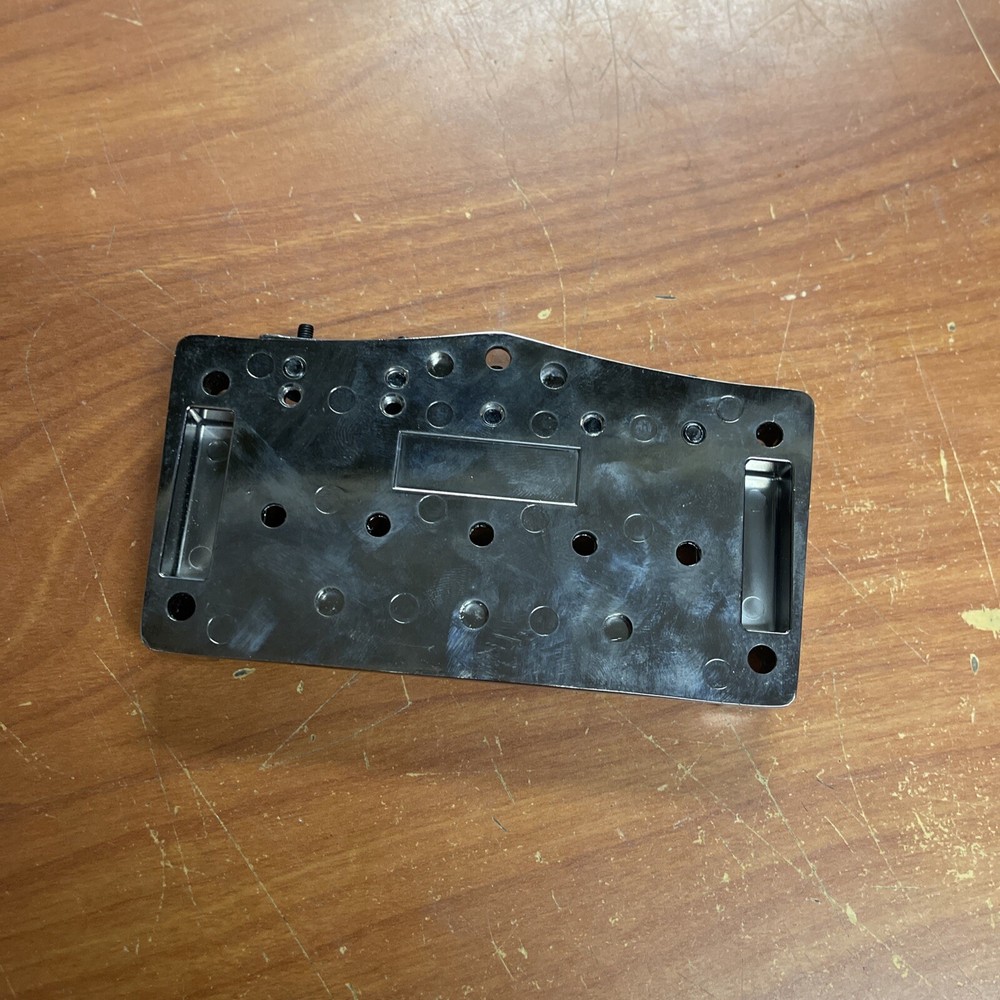 Hipshot 5 String TransTone Flat Mount .750" Spacing Bass Bridge - CHROME