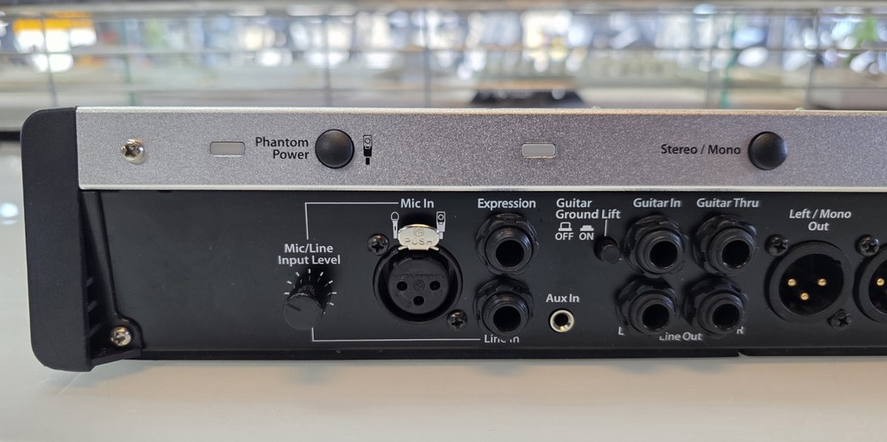 Digitech Vocalist Live 4 Vocal Effects Processor W/ Power supply