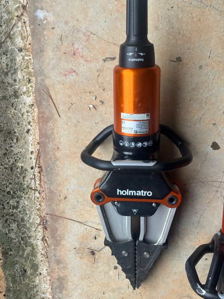 Holmatro rescue tool set