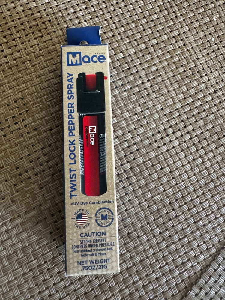 Mace Twist Lock Pepper Spray Keychain 10 FT Range UV Dye Combination Mx Strength