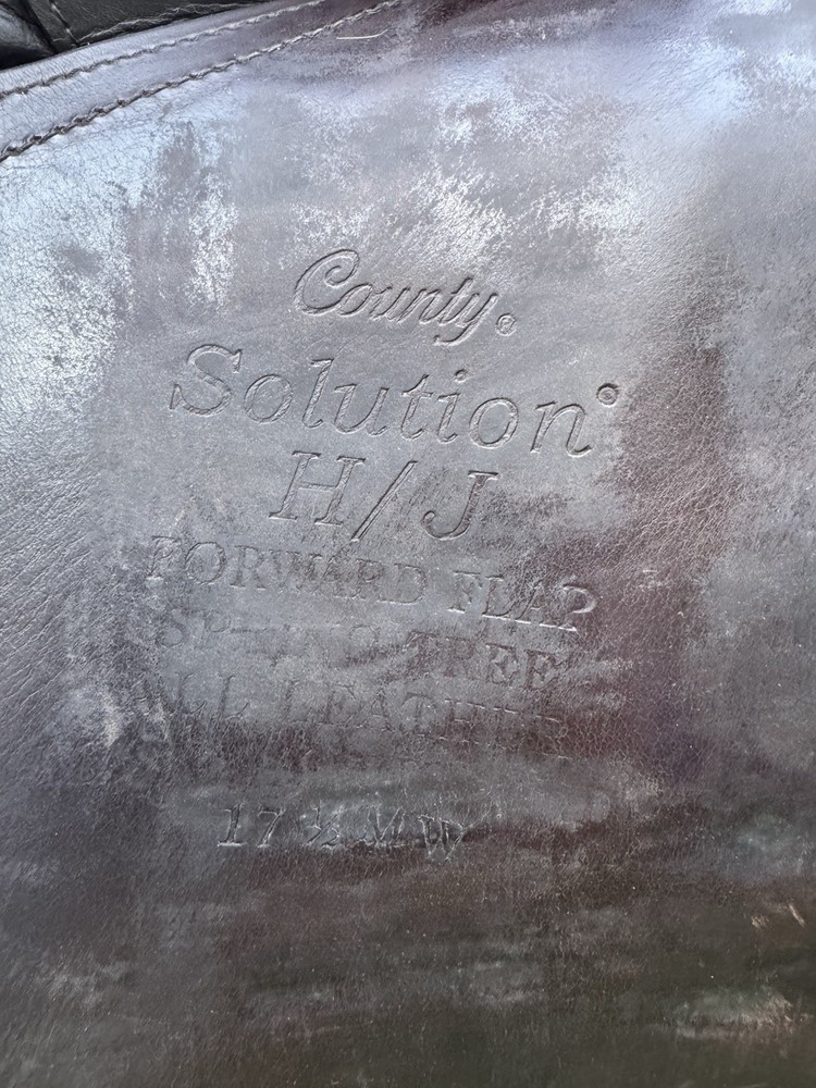 2017 COUNTY SOLUTION HJ 17.5 FORWARD FLAP JUMP SADDLE